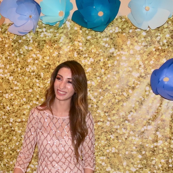 Meet your Posher, Fatima - Picture 1 of 1